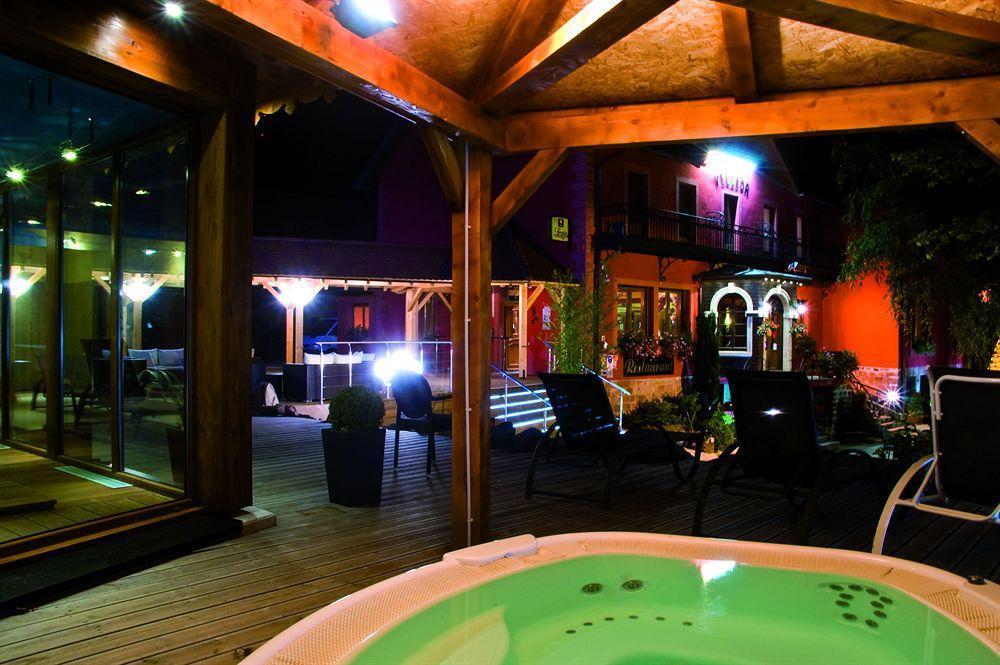 Hotel Restaurant Le Velleda Grandfontaine  Exterior photo